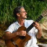 Mauricio Leal Sound Healing Training Guitar
